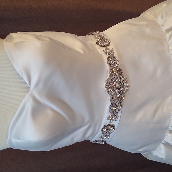Size 12 Faviana Wedding Dress - Make Offer - Picture 7 of 15